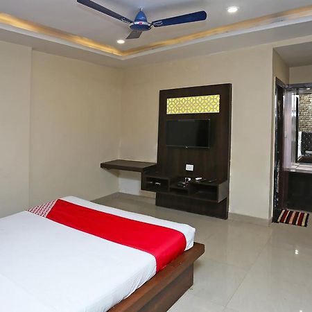 Oyo Flagship 43897 Redstone Hotel Гвалиор Екстериор снимка